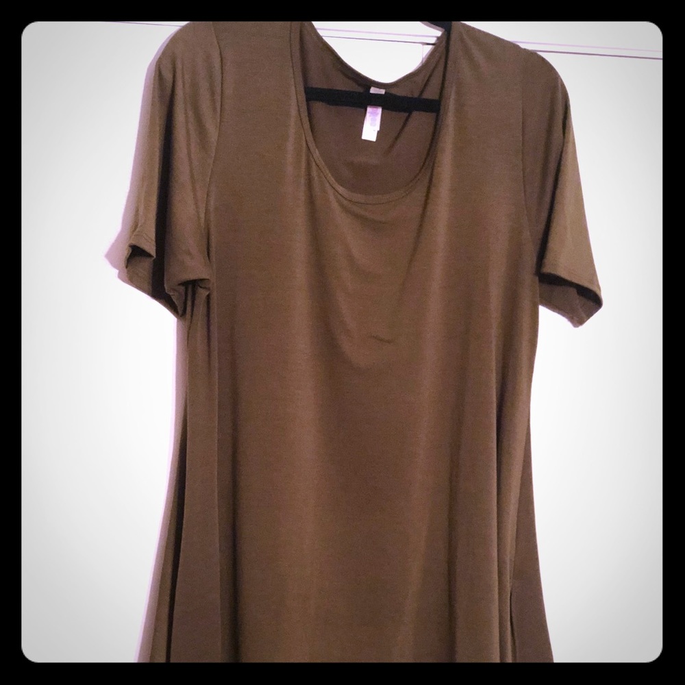 LulaRoe Prefect Tee